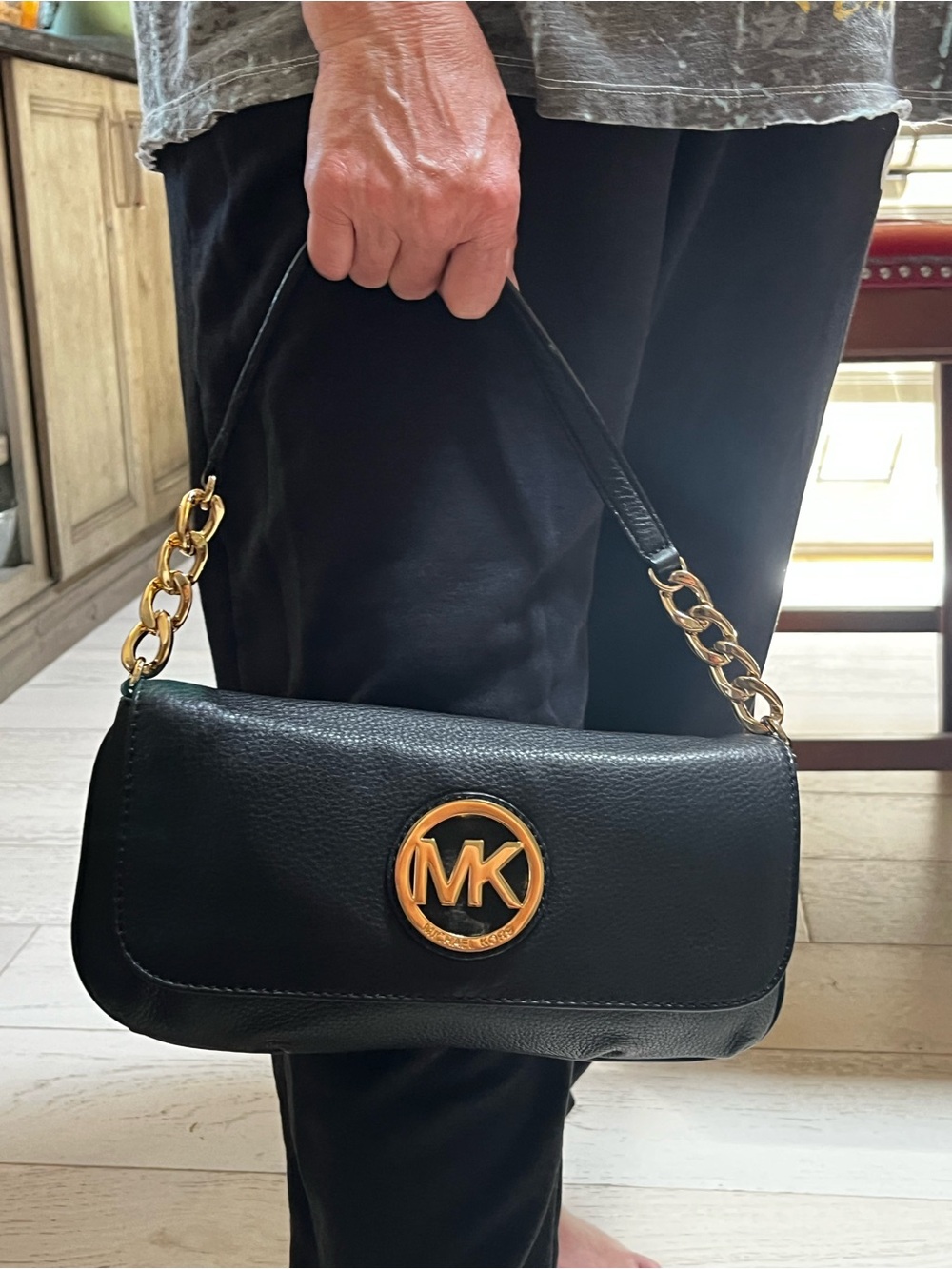 Michael Kors Black Leather Shoulder Bag with Gold MK Emblem - Picture 13 of 14